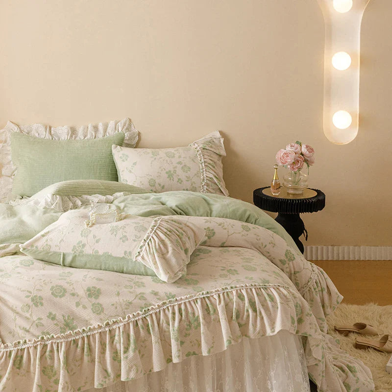 Afralia™ Vintage Flowers Ruffles Bedding Set in White Lace Design