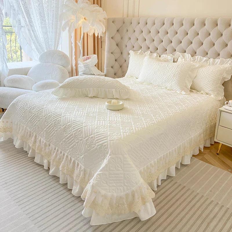 Afralia™ Lace Ruffles Quilted Bedspread Set with Pillowcases