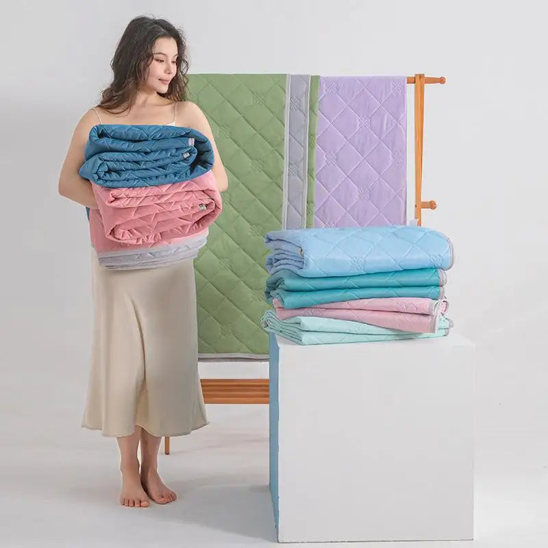 Afralia™ Summer Thin Silk Quilt, Lightweight Cool Silk Air-Conditioned Blanket