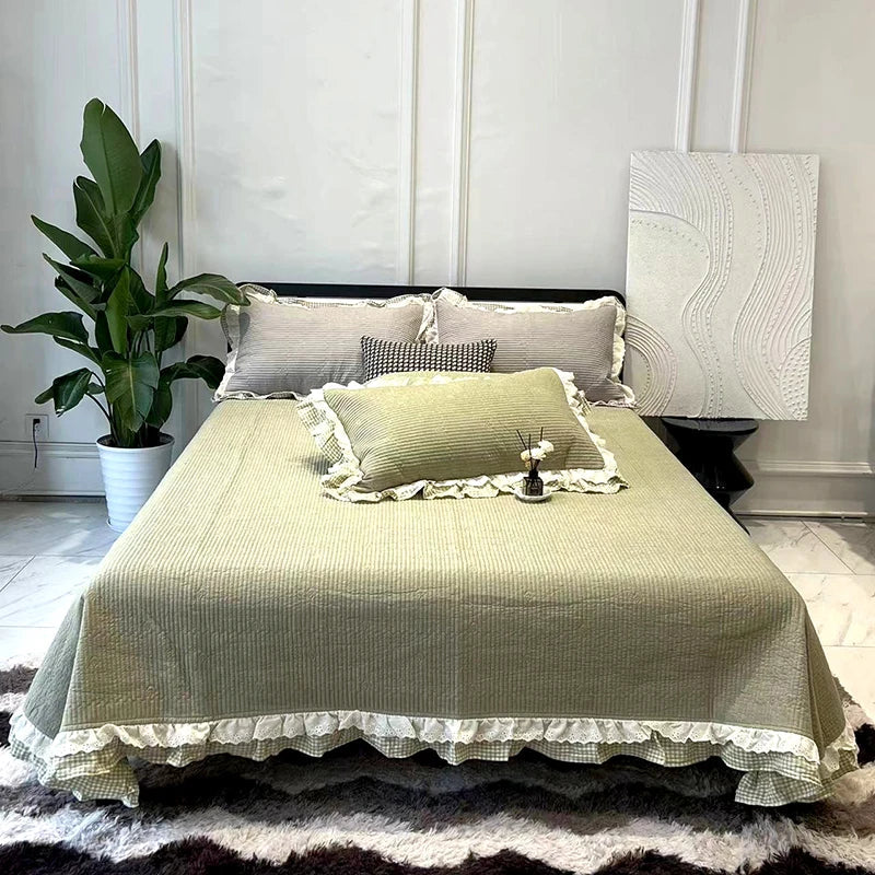 Afralia™ Lace Ruffles Quilted Bedspread Set with Pillowcases Queen Size