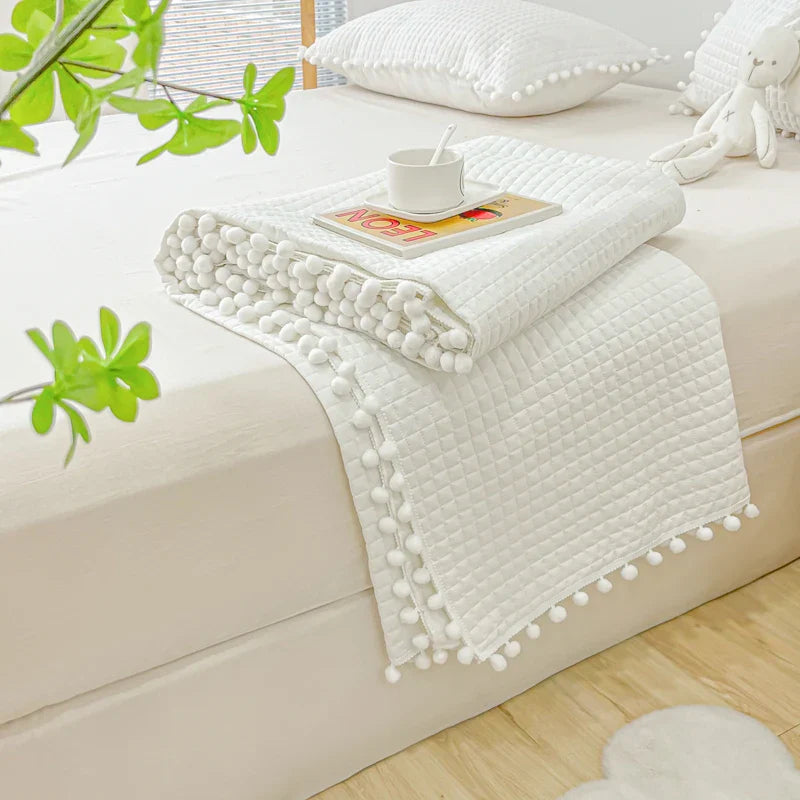 Afralia™ White Pink Summer Bedspread Air-conditioning Blanket Hair Ball Edge Quilt