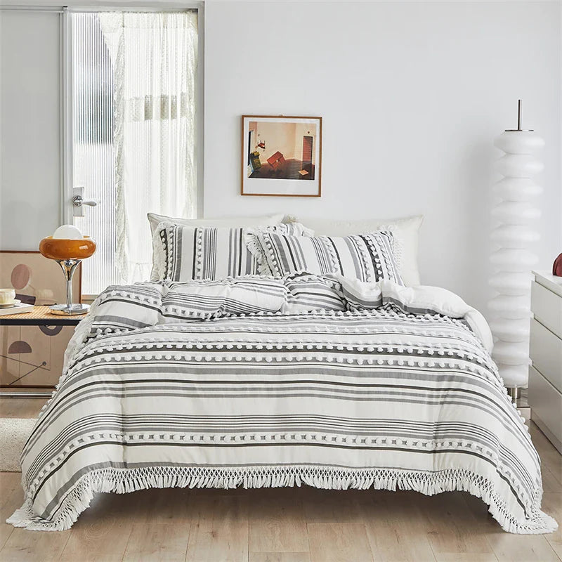 Afralia™ Luxury Striped Cut Flowers King Duvet Set with Tassels & Pillowcases