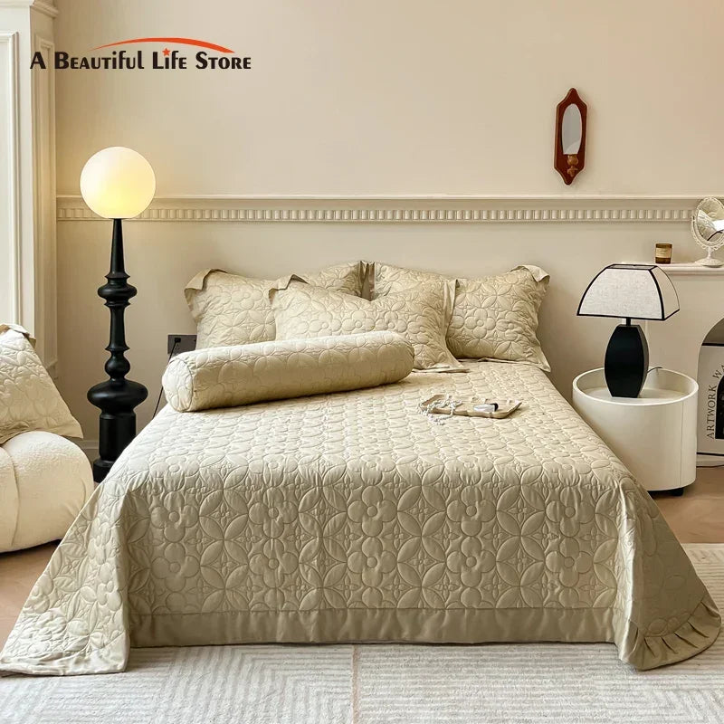 Afralia™ Eucalyptus Fiber Bedspread for a Cooling, Silky Bed Experience
