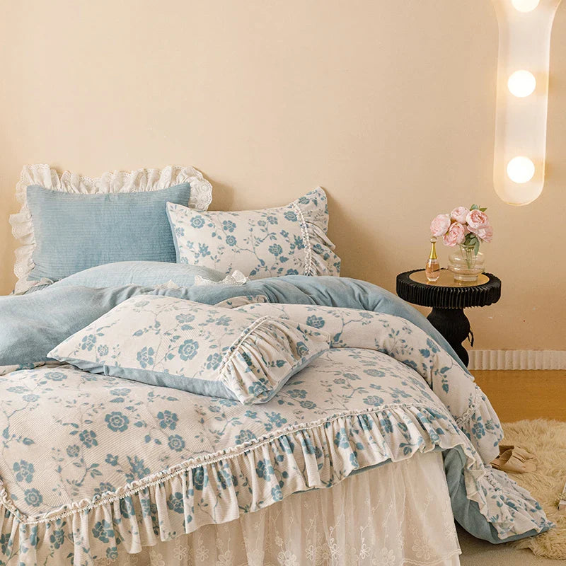 Afralia™ Vintage Flowers Ruffles Bedding Set in White Lace Design