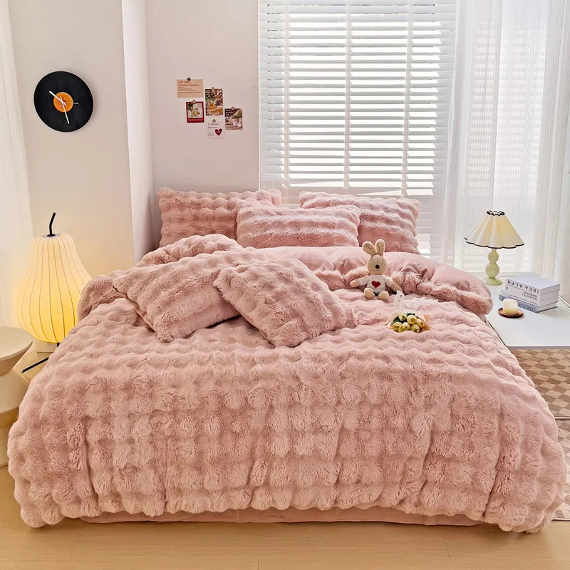 Luxury Faux Fur Bedding Set by Afralia™: Super Soft Bubble Fleece Duvet Cover, Quilt, and Sheet Set.