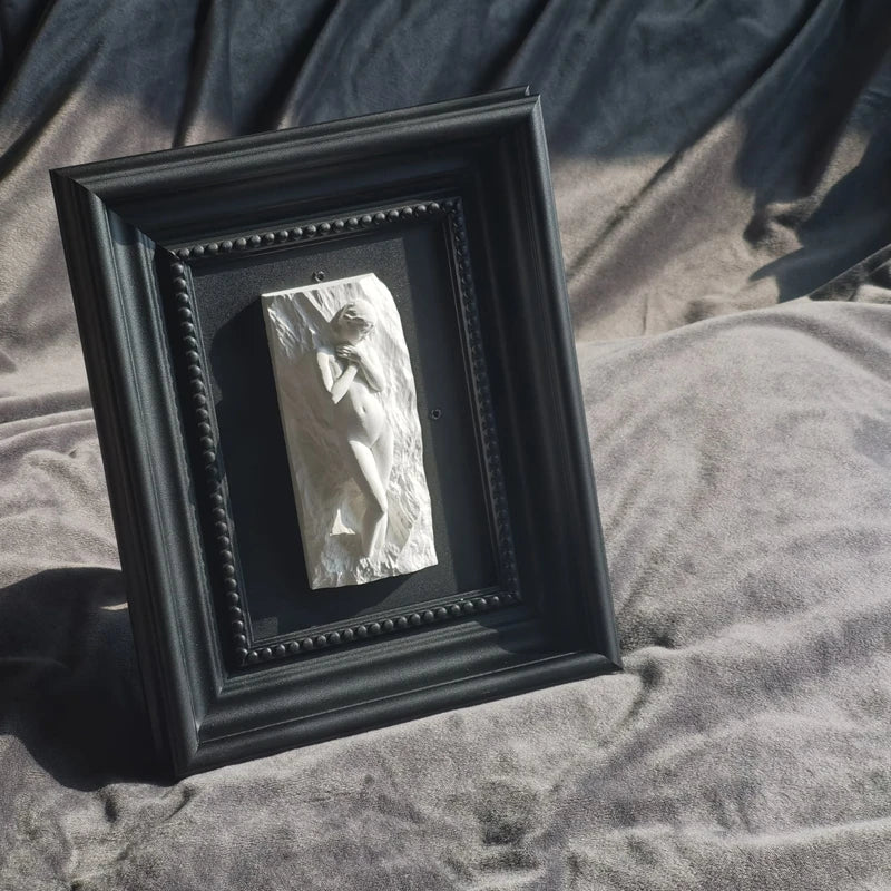 Afralia™ Venus Sculpture Portrait Frame Wall Decoration