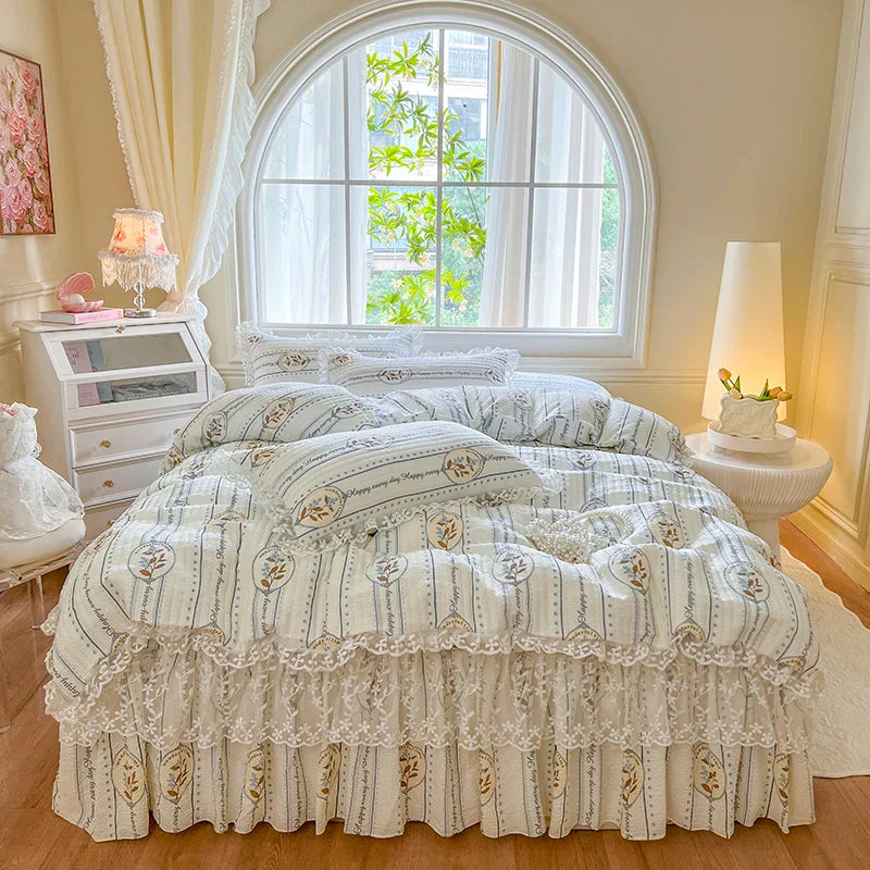 Afralia™ French Lace Ruffles Seersucker Bed Set: 4Pcs Princess Bedding Quilt Cover