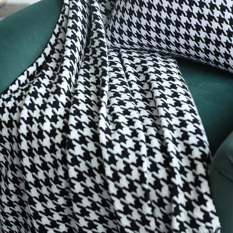 Afralia™ Houndstooth Throw Blanket