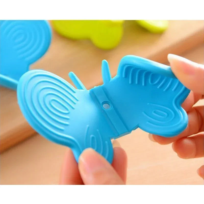 Afralia™ Butterfly Silicone Insulation Plate Clamp Kitchen Tool