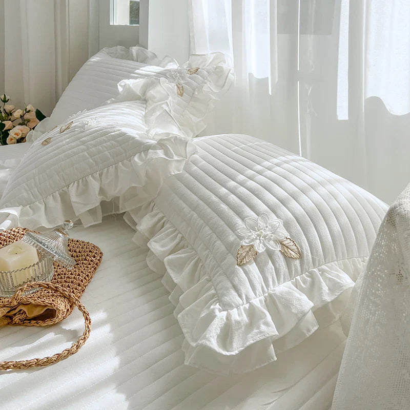 Afralia™ Handmade Lace Flowers Quilted Bedspread Coverlet Queen Double Mattress Cover