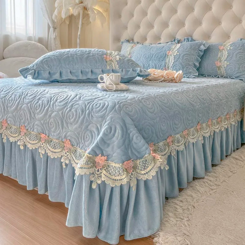 Afralia™ Velvet Floral Lace Quilted Bedding Set With Pillowcases