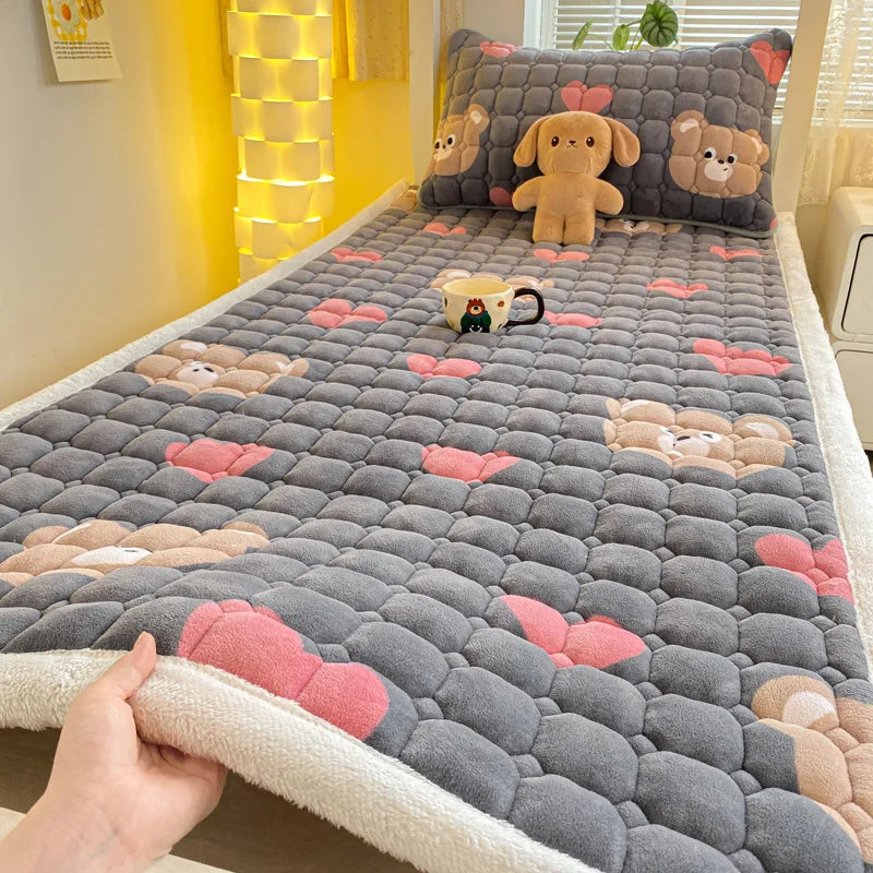 Afralia™ Winter Milk Velvet Bedspread King Size Quilted Mattress Pad Mattress Protector