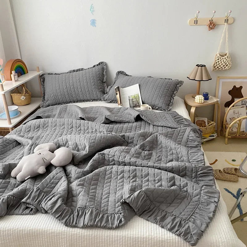 Afralia™ Princess Pleated Quilts Soft Skin-friendly Thin Blanket