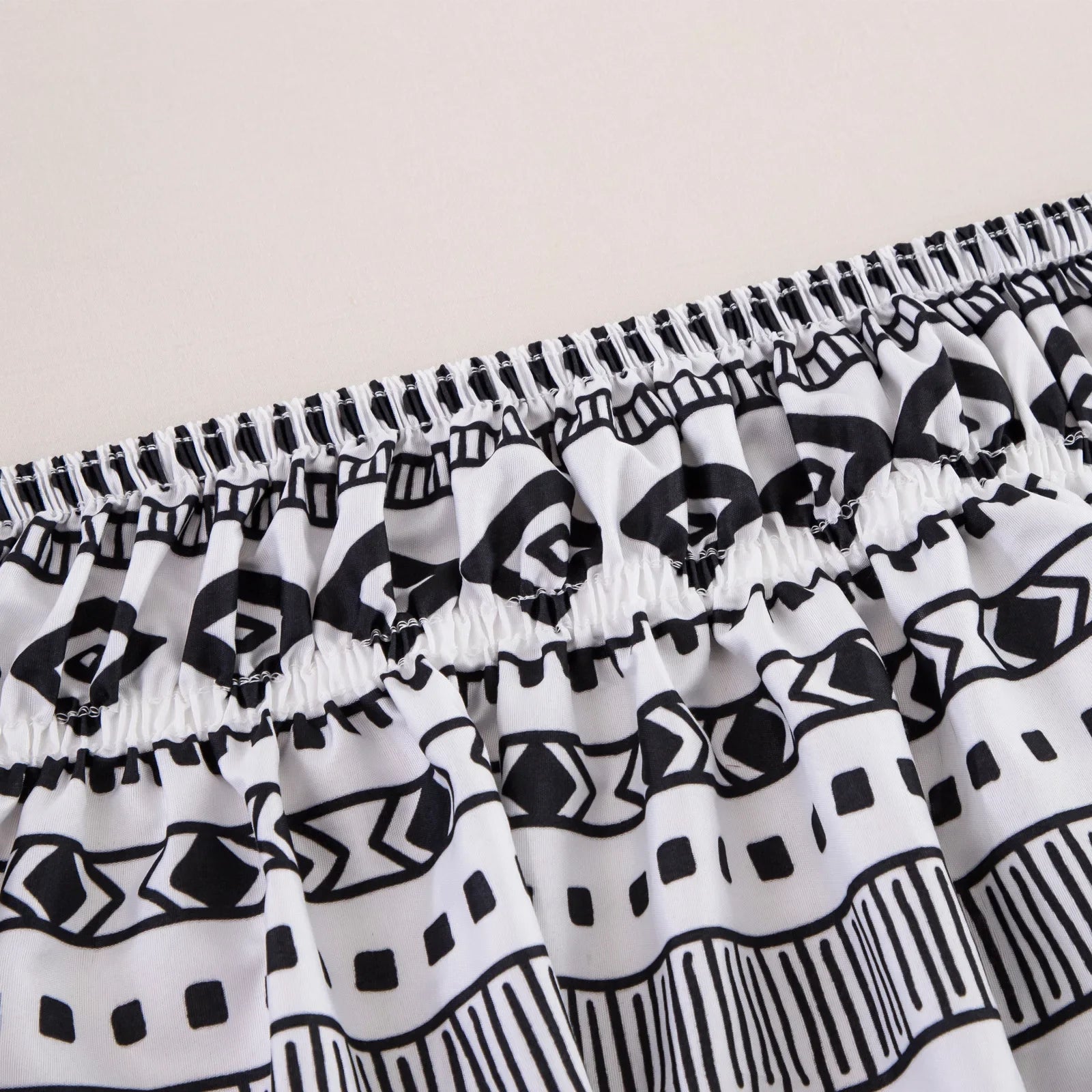 Afralia™ Elastic Band Diamond Lattice Ruffled Bed Skirt for Queen Size Mattress