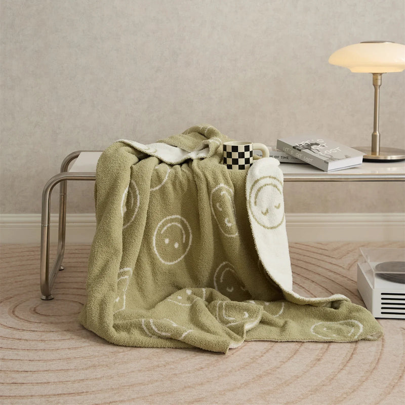 Afralia™ Smile Face Design Microfiber Knitted Throw Blanket