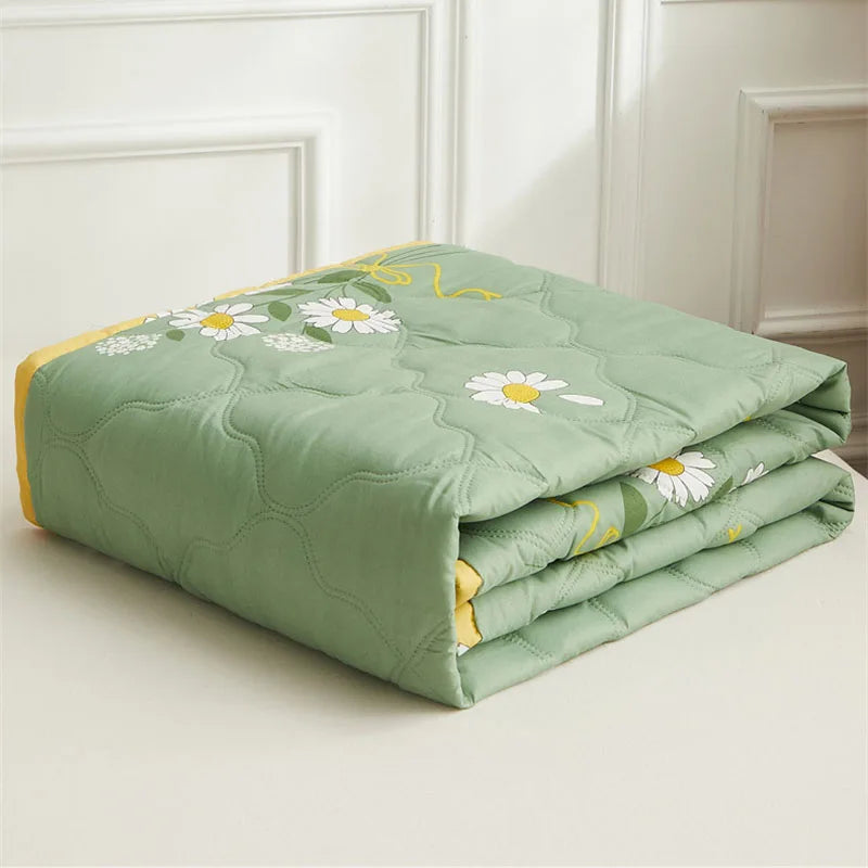 Afralia™ Daisy Print Quilted Summer Quilt Set in Soft Breathable Fabric