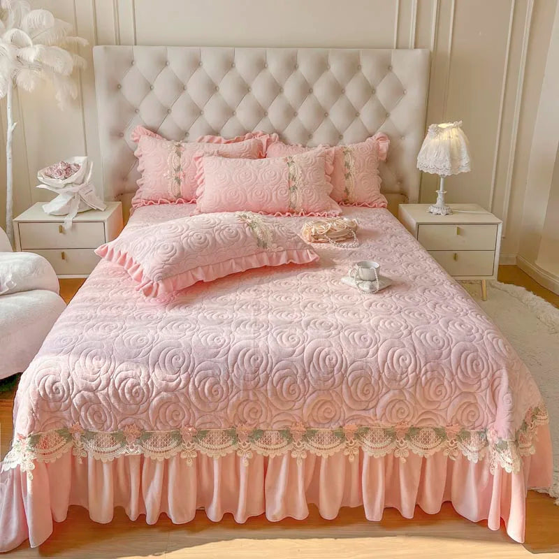 Afralia™ Velvet Floral Lace Quilted Bedding Set With Pillowcases