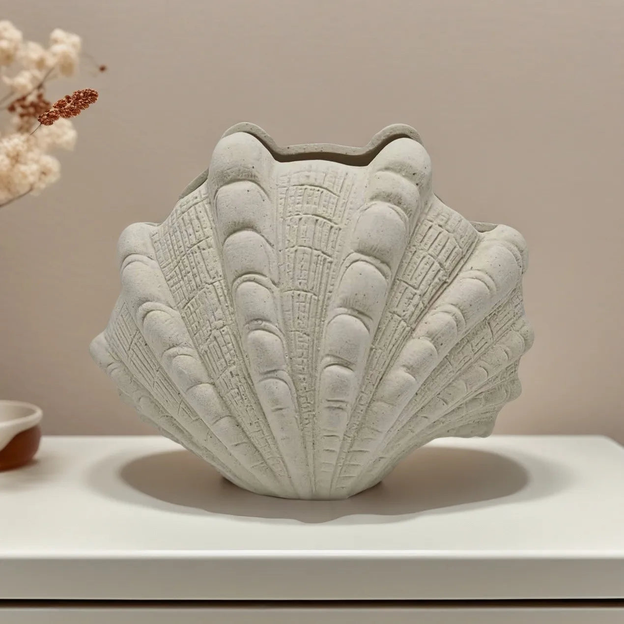 "Afralia™ Ceramic Clam Shell Vase for Home Decor and Terrarium Arrangements"