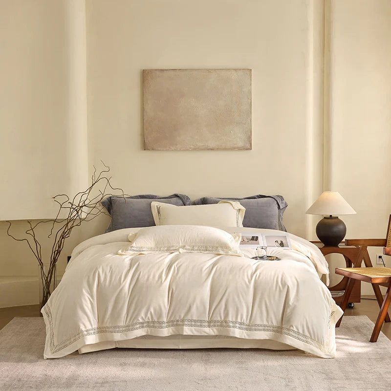 Afralia™ Cozy Velvet Lace Bedding Set: Duvet Cover, Sheet, Pillowcases - 4Pcs Warm & Stylish